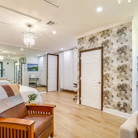 Pet-Friendly Studio 6 Mi To Jupiter Beach Park!
